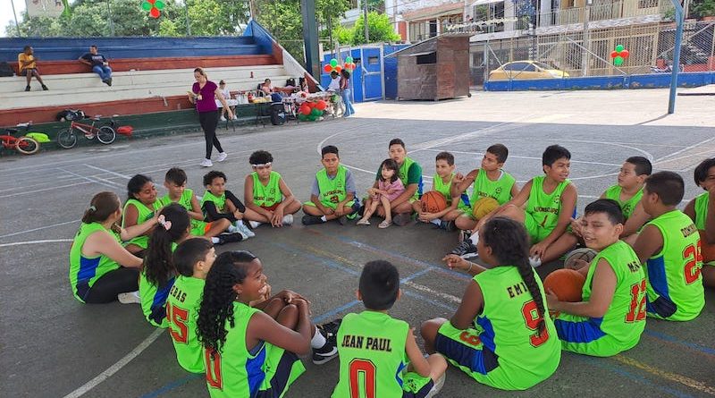 Reunión de fin de año con equipos Infantil y Mini de baloncesto | Barrio Alfonso López - Cali